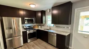 Private Home - Entire House - Ranch - Hot Tub - Pets Welcome - 2 King Beds - Kids Welcome - Fenced Yard - Free Wifi - Quiet Neighborhood - Image 3