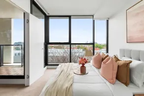 Bright Yarra Side 2BR Modern Comfort & City Vibes - Image 2