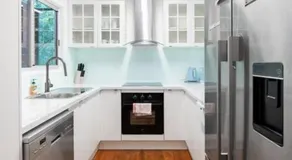 3BR15BA House w Parking Close to Eastwood Beach M8 - Image 3