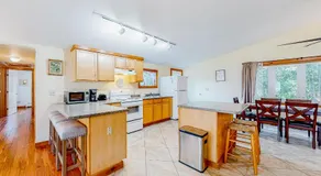 Sherry Road Retreat - Image 3