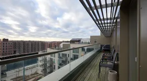 Penthouse with seaview & free parking - Image 4