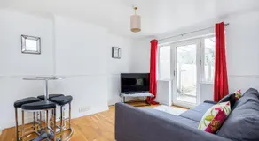 6 Bedroom Larger group House with Parking Corringham Stanford Le Hope - Image 2