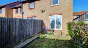 Stamford Central 2-Bed House with Free Parking - Image 5