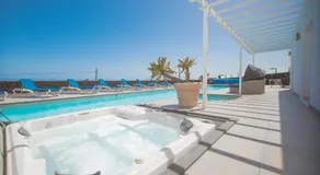 Casa Conil Private 25m Heated Pool with Hydraulic Mobility Lift - Image 2