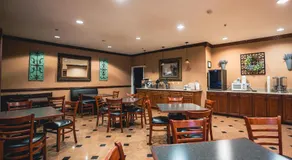 Mountain Inn & Suites Flat Rock - Image 3