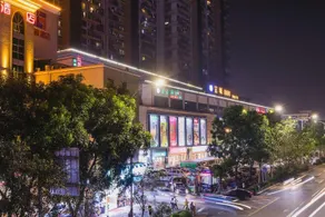 Le8 Chain Hotel (Shenzhen Pingdi Yicheng PARK Wal-Mart Store) - Image 3