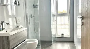 Three bedroom apartment - Image 5