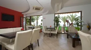 Hotel Akrogiali - Image 3