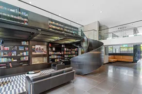 Eclectic 1-bed Apartment With Pool and Gym - Image 4