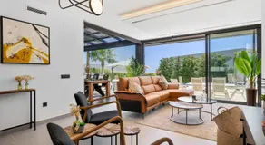 ViVi Homes - Villa Yara Pool, Sauna, Jacuzzi & Cinema - Image 4