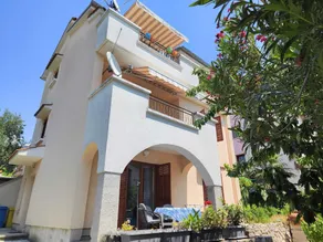 Comfortable Crikvenica Stay with Private Parking - One Bedroom Apartment - Image 3