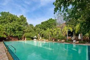 Floral Hotel - Dolphin Circle Pattaya - Image 4