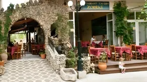 Zorbas Apartments - Image 4