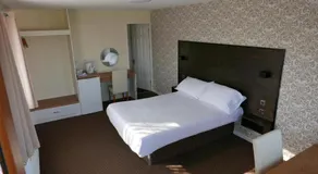 Warrens Village Motel and Self Catering - Image 2