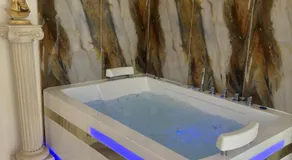Suite Aphrodite Spa Hammam ,Balnéo ,Nîmes Centre - Image 4