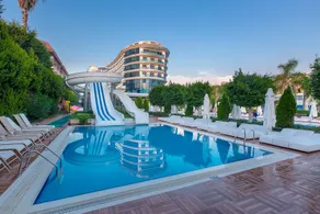 Q Premium Resort Hotel - Image 4