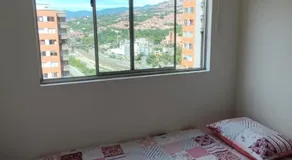 Hermosa habitación con múltiples áreas comunes - Image 3