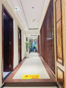 Renhe Hotel - Image 4