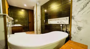 Hotel Crown Inn - Image 3