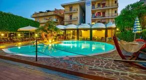 Hotel Miramare - Silvi Marina - Image 3