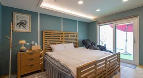 Namhae Boolgeun Noeul Pool Villa - Image 5