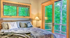 Couples’ Treehouse Retreat w/ Hot Tub & Views - Image 4