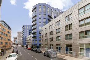 Cosy Central Urban Retreat in Highbury & Islington - Image 3