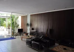 Miami Hotel - Image 3