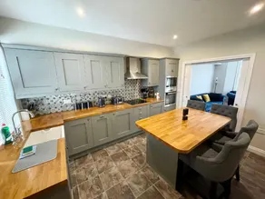 Homely and Modern Maisonette in Vibrant Bristol - Image 5