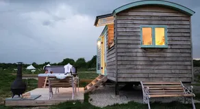 Luxury Retreat 30mins Taxi Ride From West London - Image 3