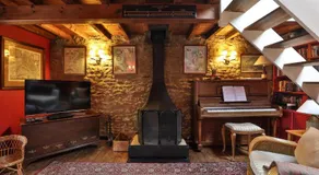 18th century cottage in Hook Norton - Image 4