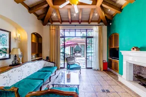 Detached villa with swimming pool in Haitang Bay, Sanya - Image 4