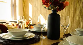 Bradford City Centre Walk To Trains, Dining, 65' Smart TV, Perfect For Working Professionals - Image 3