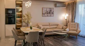 The Sunrise and the Sunset Apartment - Luxury 2BR Apartment with Mineral Pool & Parking - Image 3