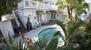 Seascape Tropical Inn - Image 5