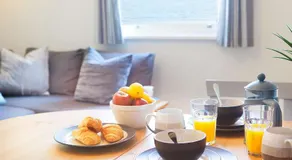 Apartment 17, The Moorings - Stunning sea views - Image 3