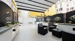 Roman Holiday Suites - Image 3