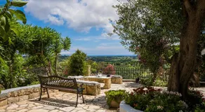 Bougainvillea Tree House - Image 4