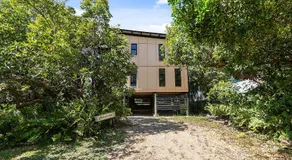 COASTING - Straddie Style Beach House - Image 5