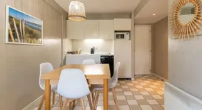 Appt 6 pers avec piscine couverte tennis et parking privé gratuit 117 - Image 5