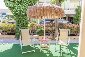Hotel River fronte mare con piscina - Image 3