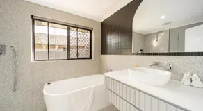 3BR Little Coastal Boho Home - Neverending Summer Fun near Themeparks & close to M1 exit - Image 2