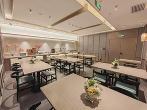 Country Inn & Suites by Radisson (Universal Beijing Resort Tuqiao Subway Station Branch) - Image 4