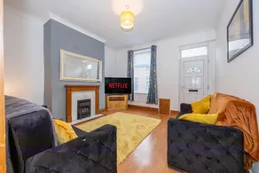Cosy Two bedroom Terrace Blackburn - Image 2