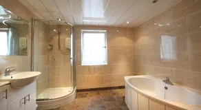 Leapark Hotel - Image 2