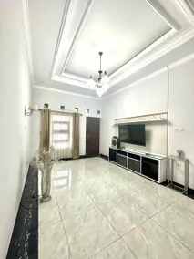 Family Green view home - Image 3