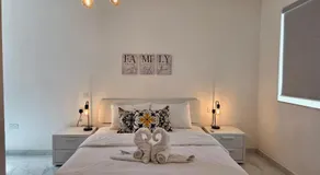 Coastline, Lovely Seafront Apartment - Image 2