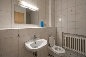 Frankfurt Airport Terminal Hotel - Image 4