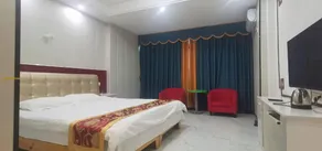 Anjia Business Hotel - Image 5