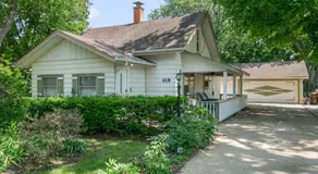 Beautiful Updated 5 bedroom home in Downtown Libertyville Near Naval Base - Image 5